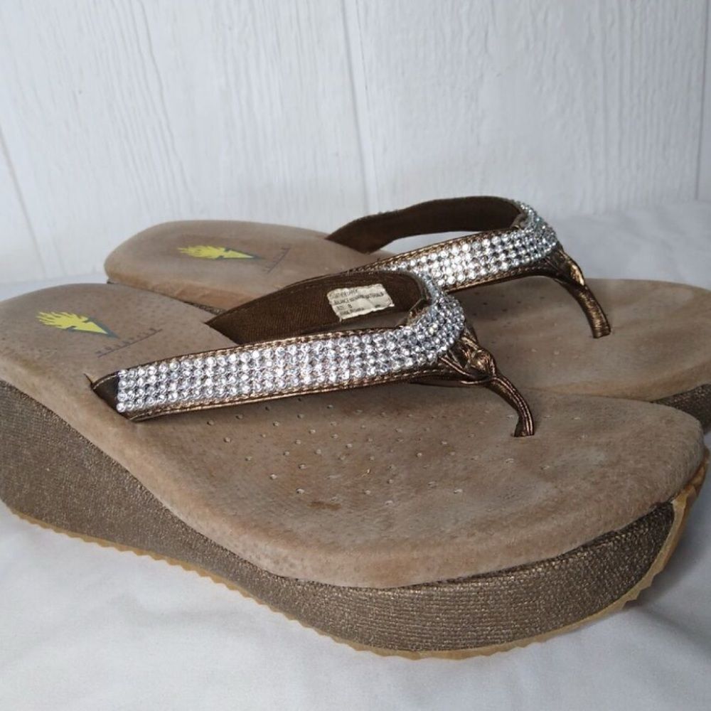 Volatile Women's Fairy Dust Wedge Sandal Sz 7